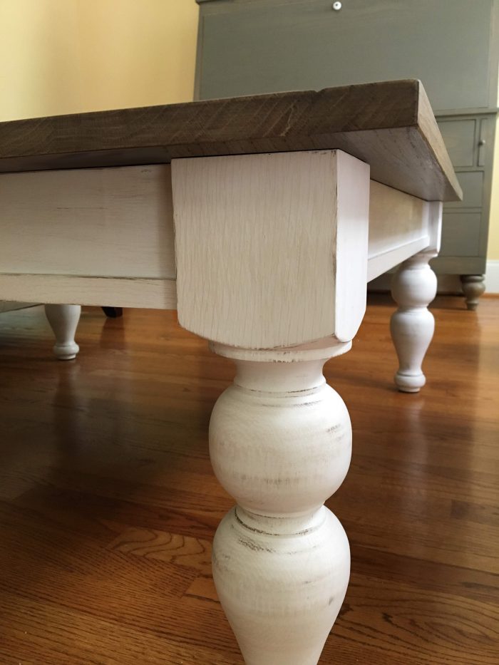 Tutorial - How-to build a large square coffee table - theprojectlady.com