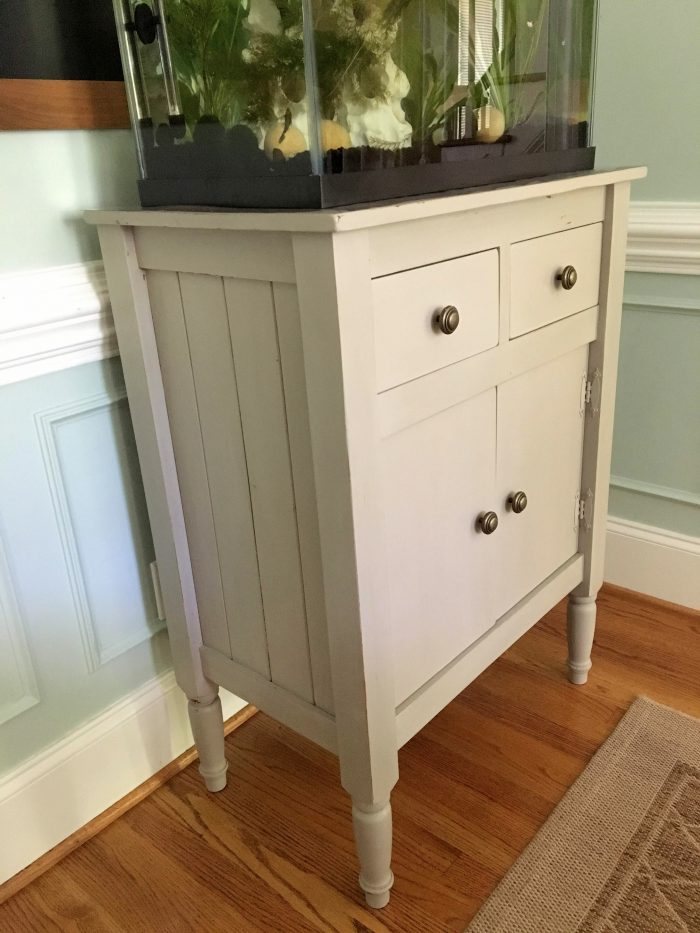 Build Your Own Fish Aquarium Stand - theprojectlady.com