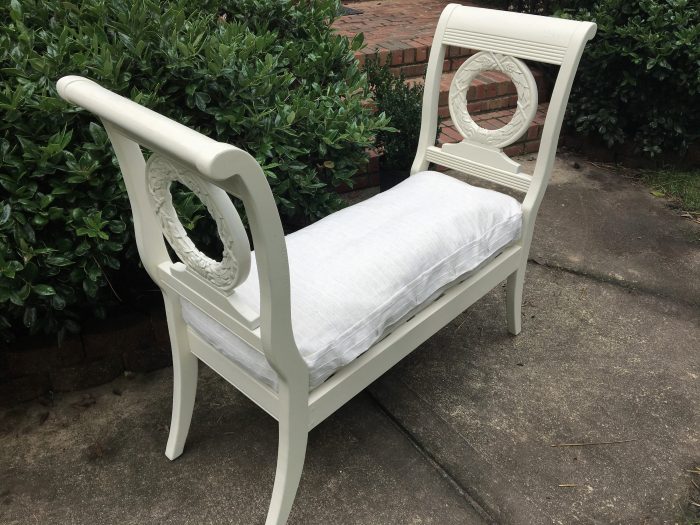 Trash to Treasure - DIY Entryway Bench - theprojectlady.com