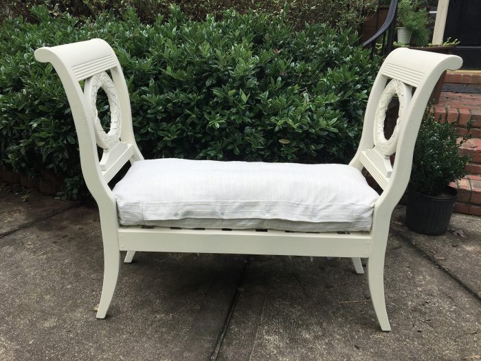 Trash to Treasure - DIY Entryway Bench - theprojectlady.com