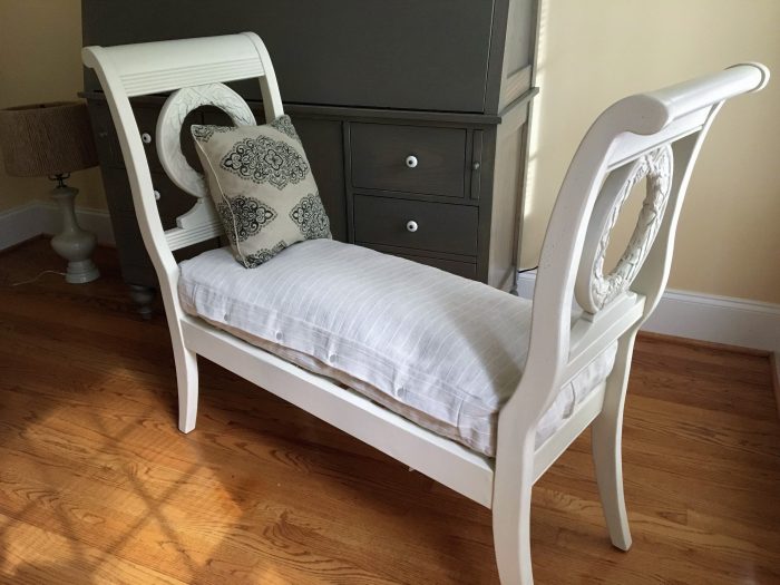 Trash to Treasure - DIY Entryway Bench - theprojectlady.com